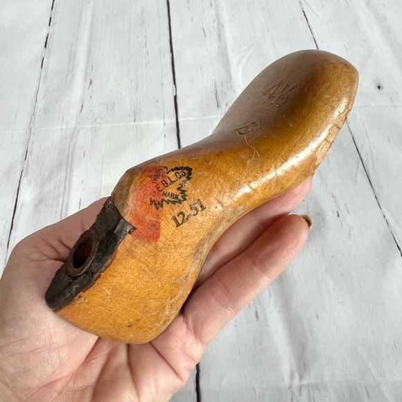 Antique Child Maple Wooden Cobbler Shoe Form 4 1/2 B - Picture 4 of 7